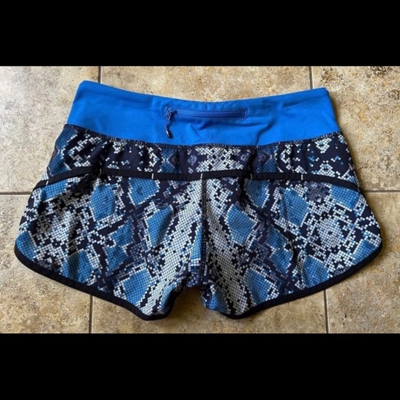 Lululemon Run: Speed Short *4-way Stretch Mini Ziggy Snake Caspian Blue Pipe - Picture 2 of 3